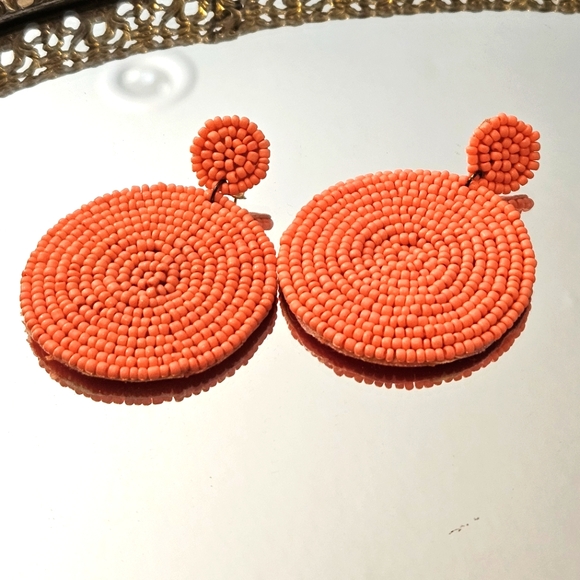 Elegant Seedbead Earrings In A Lovely Peach Color - Picture 4 of 5